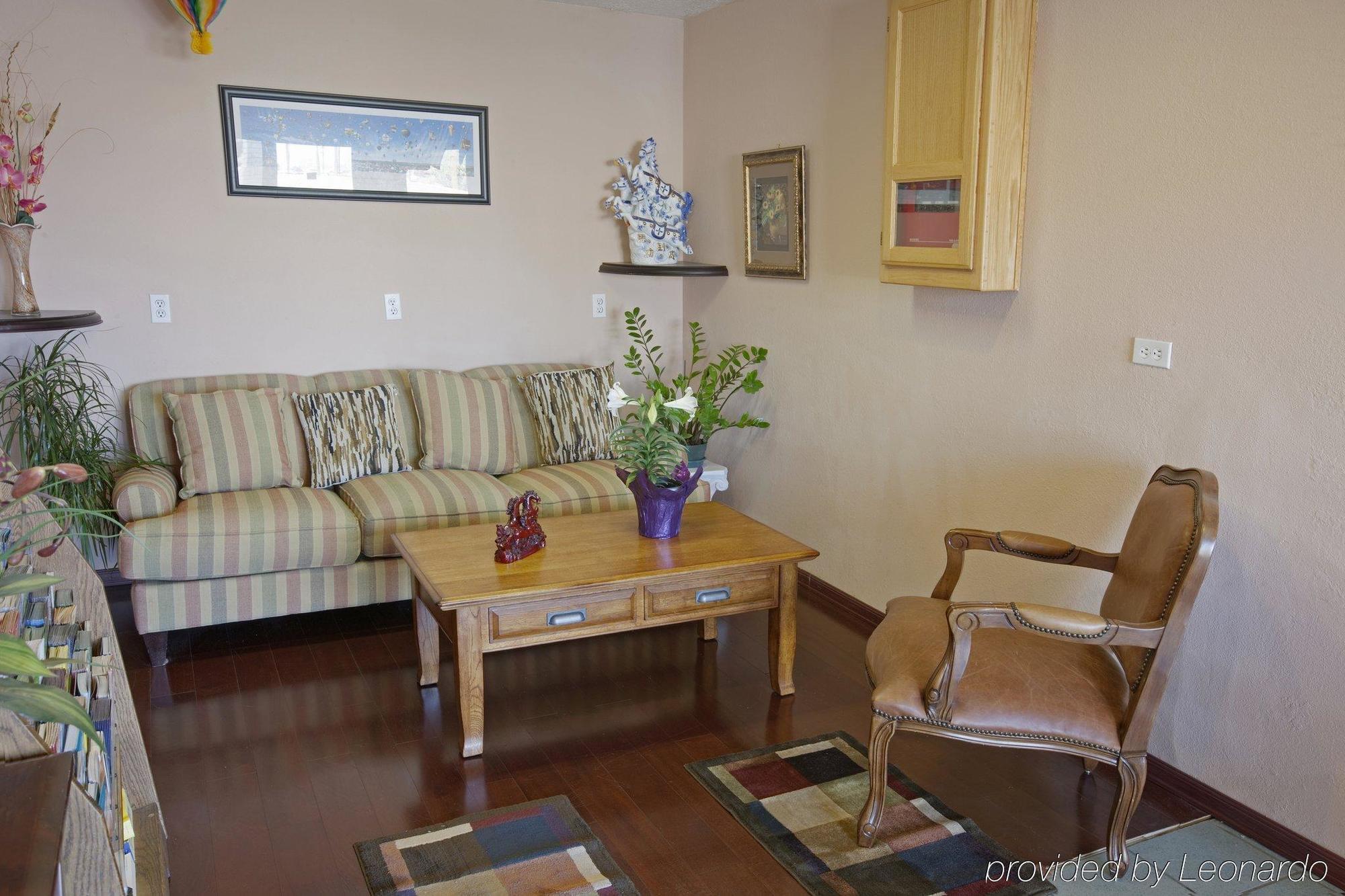 Travelodge By Wyndham Albuquerque East Екстер'єр фото