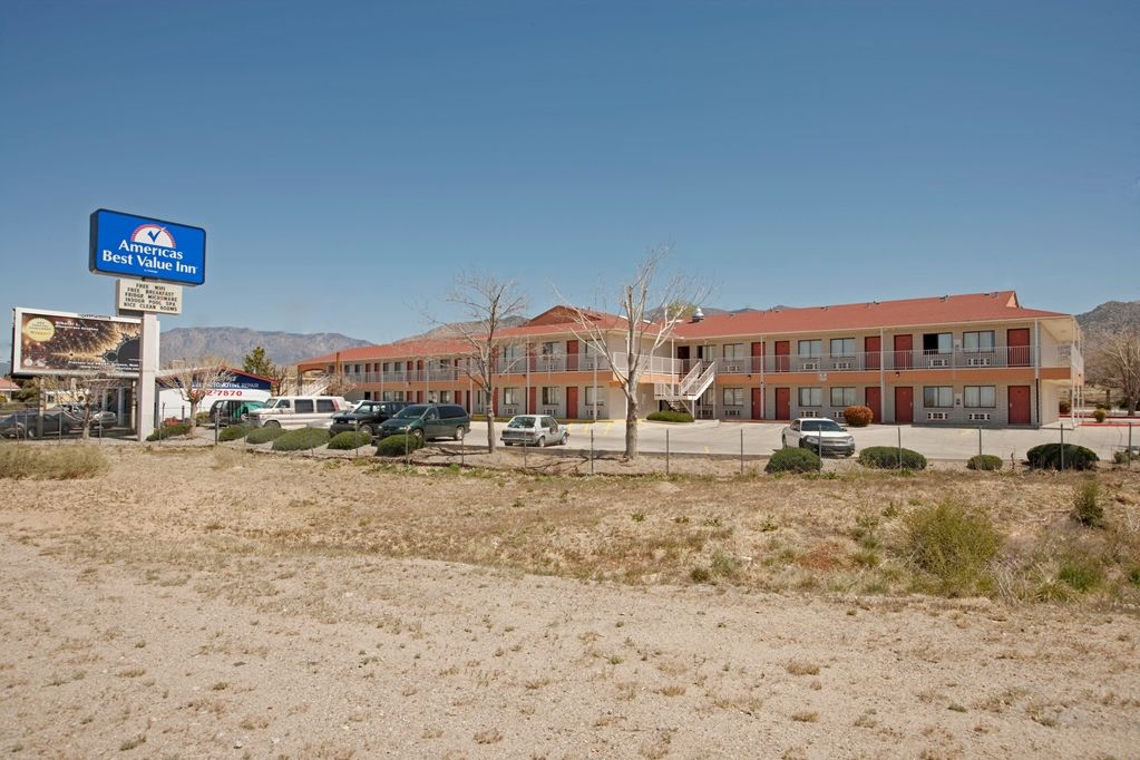 Travelodge By Wyndham Albuquerque East Екстер'єр фото